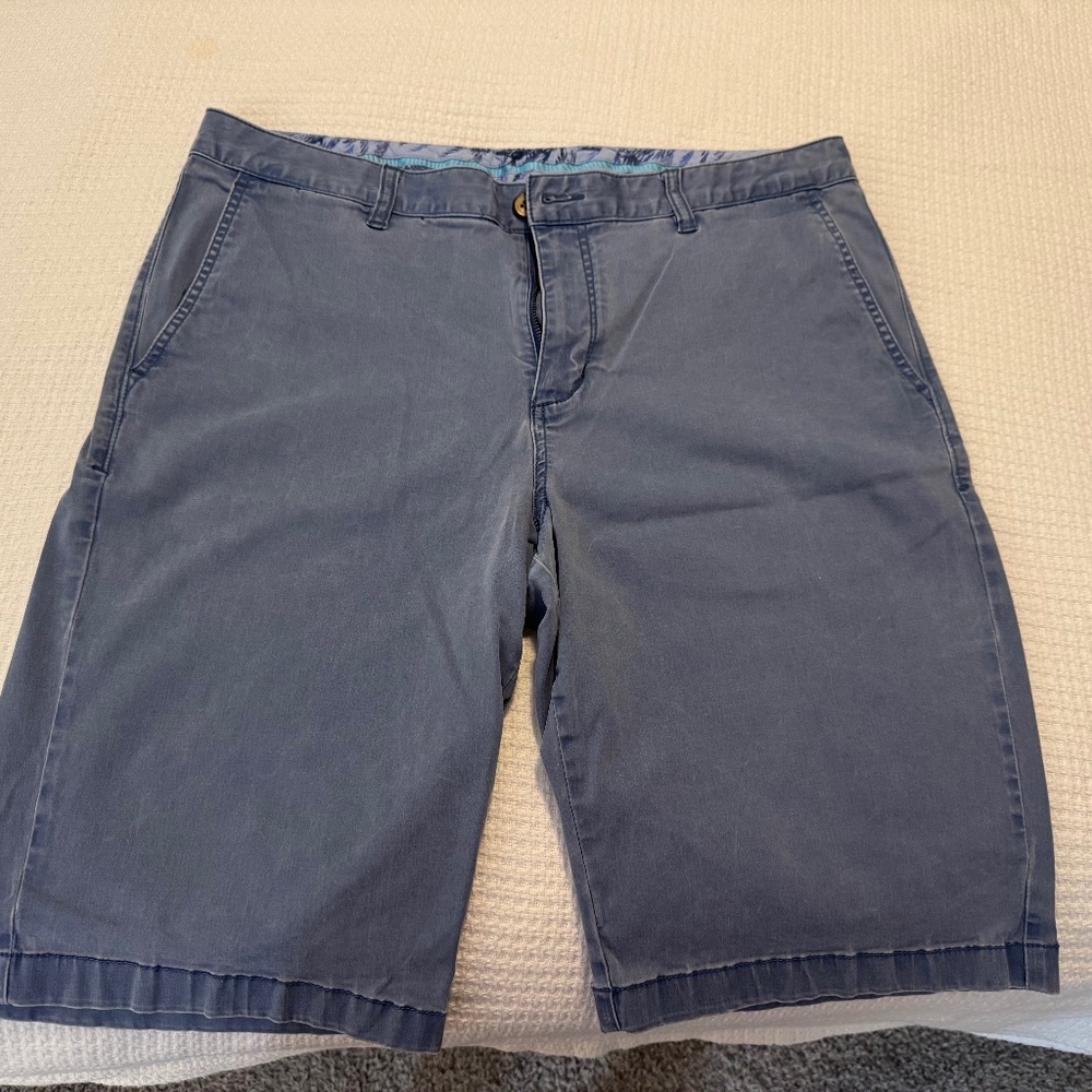 Tommy Bahama Boracay Chino 9” Shorts Size 36